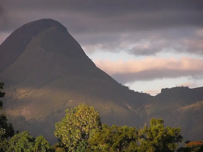 Image of a mountain near Gorongosa National Park