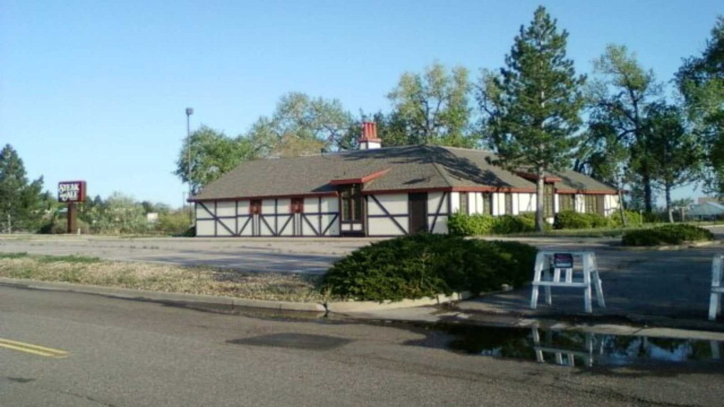 Worst Failed Restaurant Chains That Nobody Misses