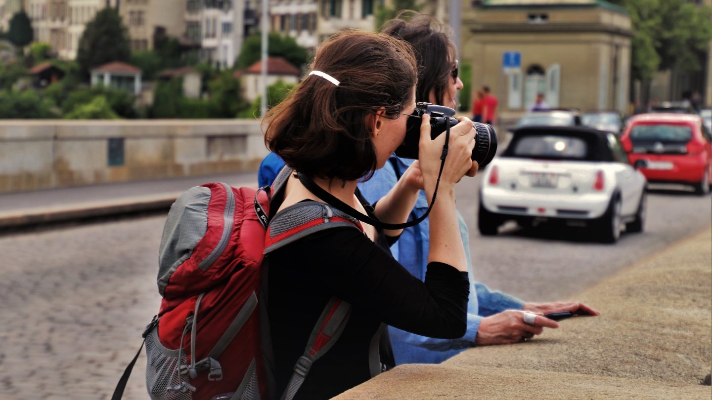 Travel Habits That Attract Thieves