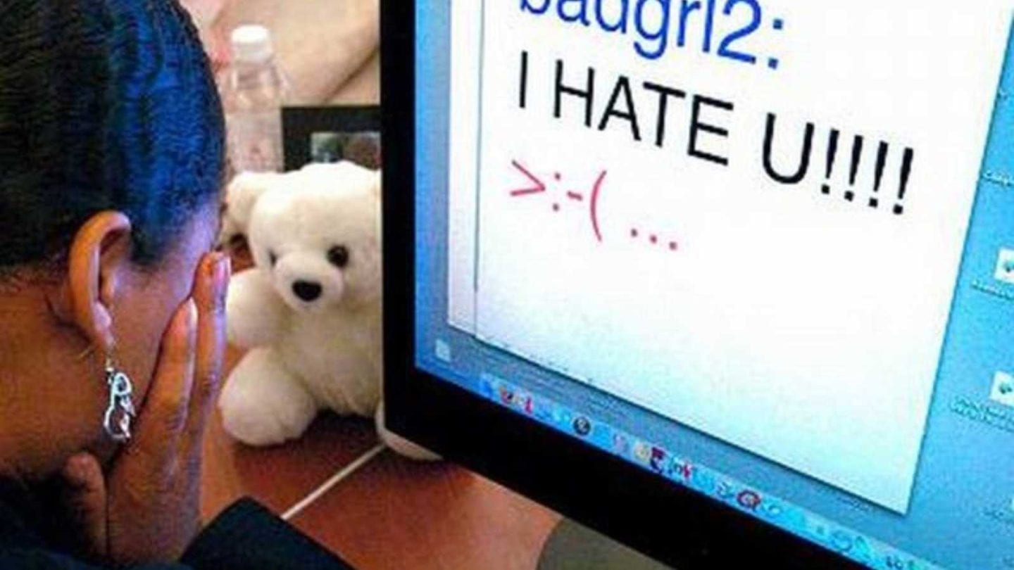 Wildly Toxic Trends from the 2000s That We're Glad Are in the Past