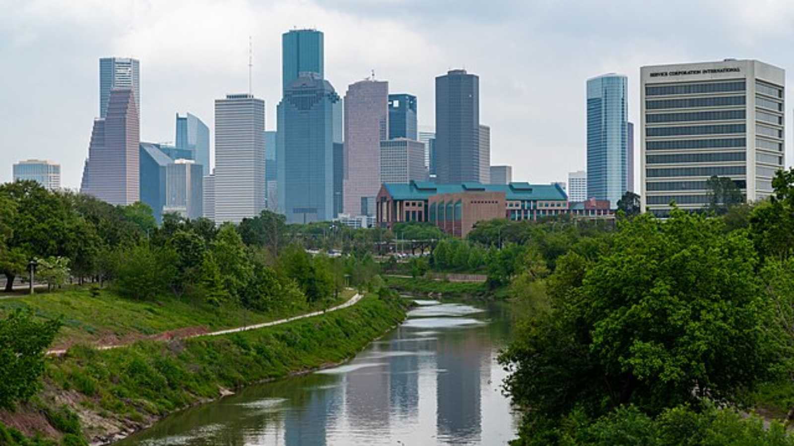 American Cities That Leave Visitors Regretting Their Trip Entirely