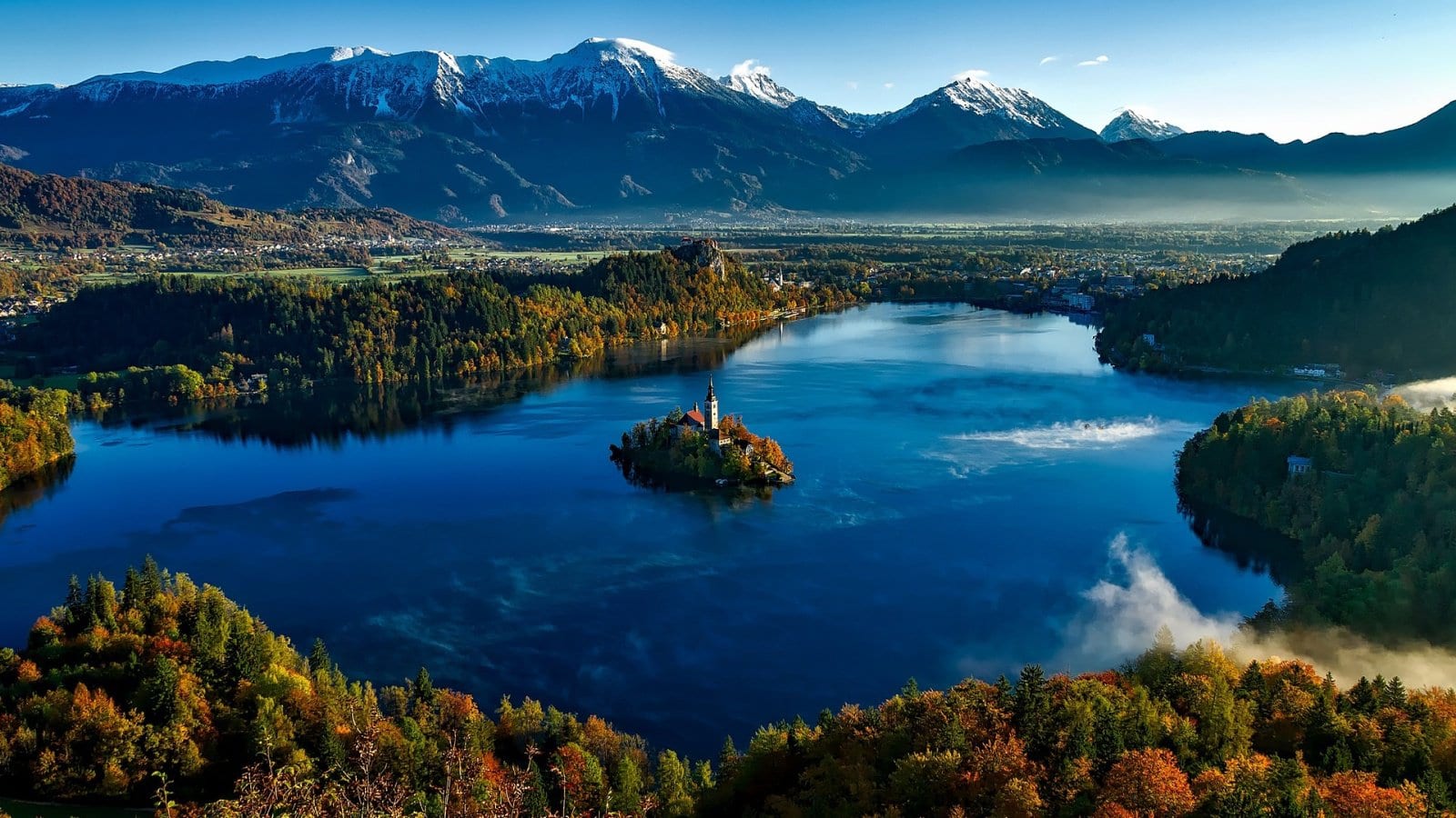 The 10 Clearest Lake Beaches in the World