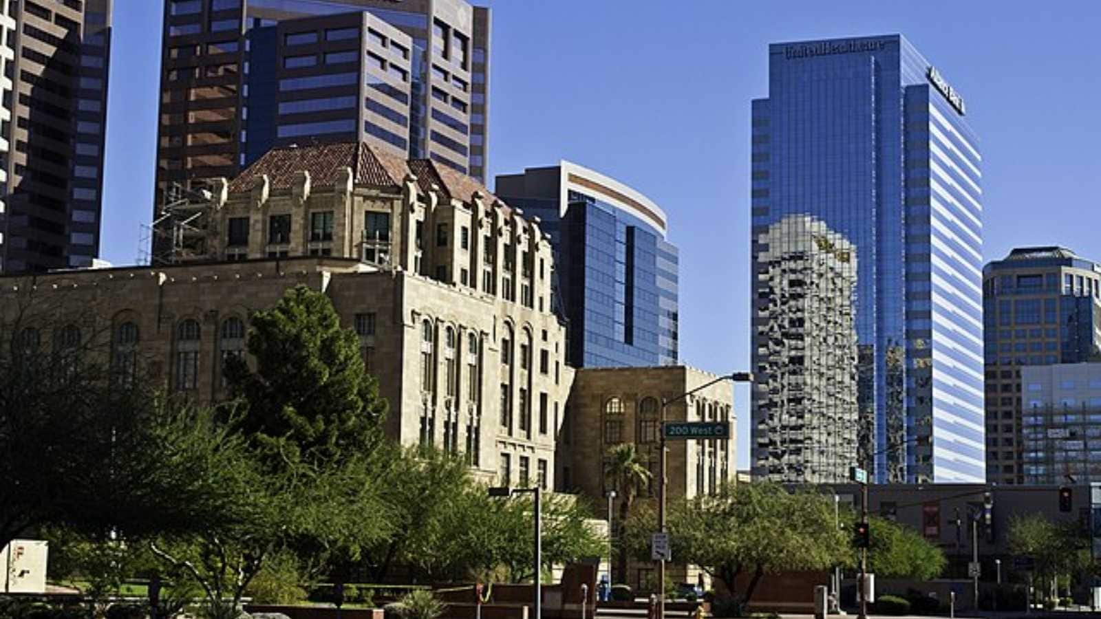 American Cities You Should Leave Right Now (But Most People Aren’t)