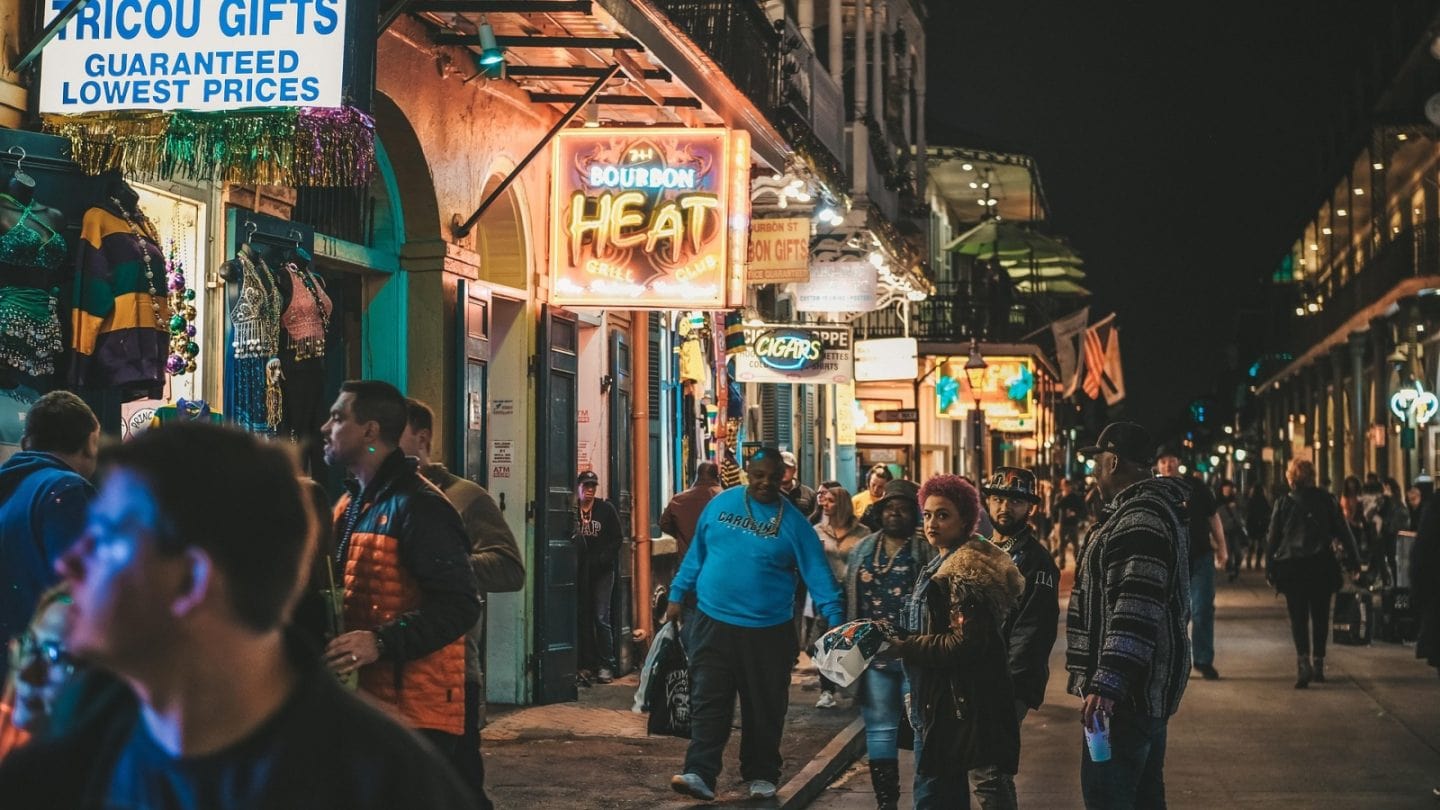 Creative Ways to Cut Food Costs While Traveling