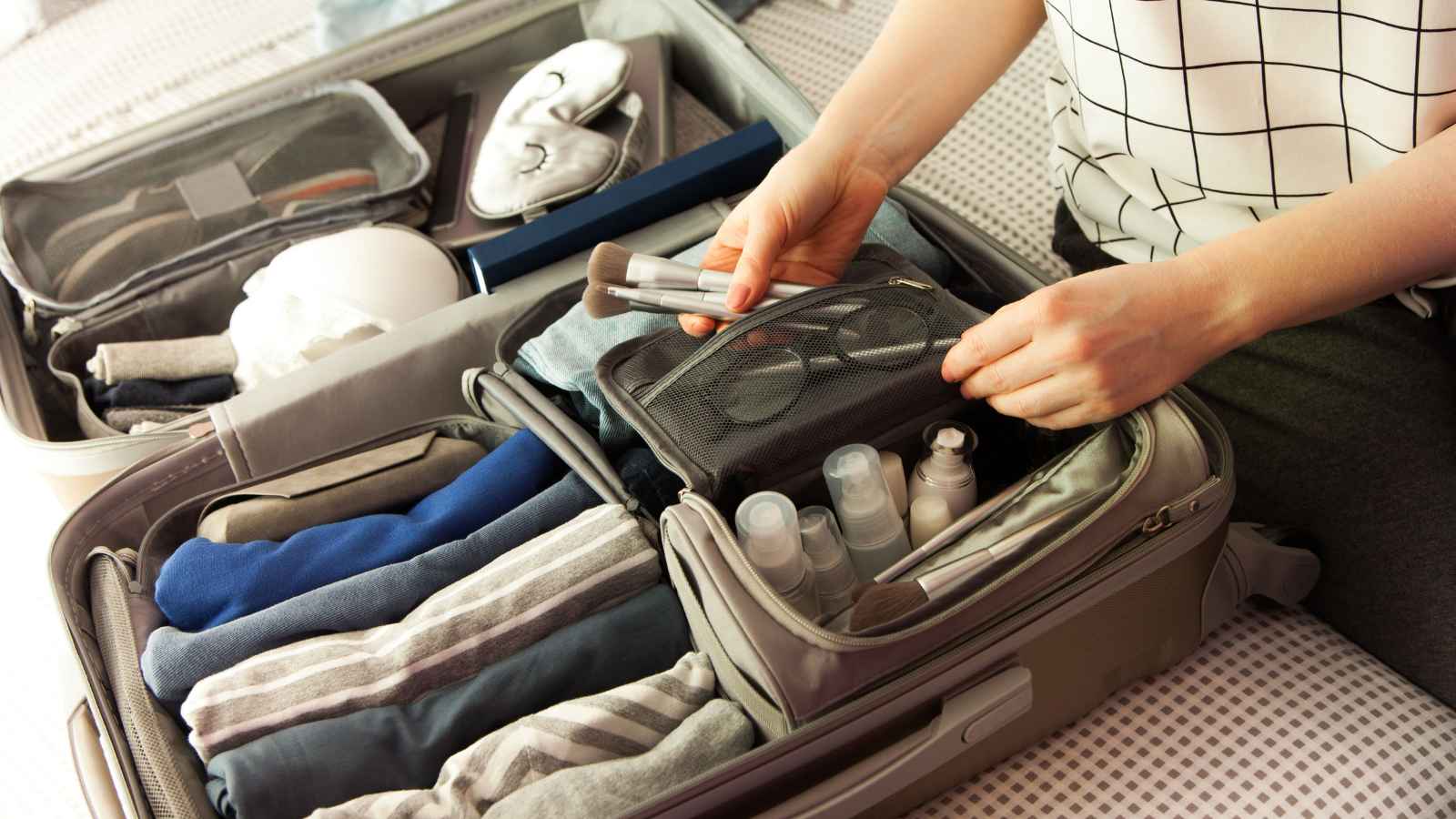 15 Travel Must-Haves: What Savvy Globetrotters Can’t Live Without