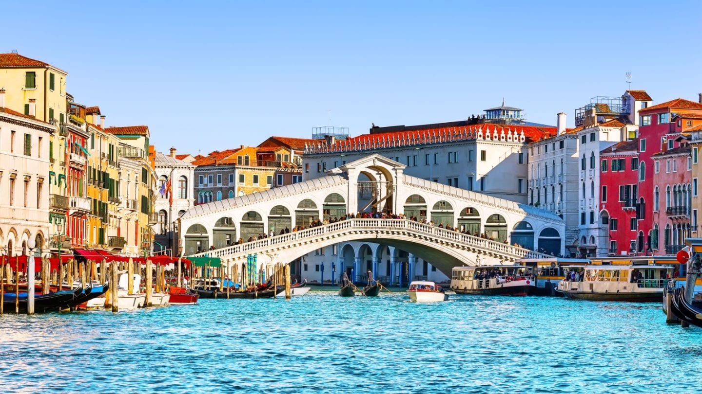 Beautiful Cities Around the World to Add to Your Travel Bucket List
