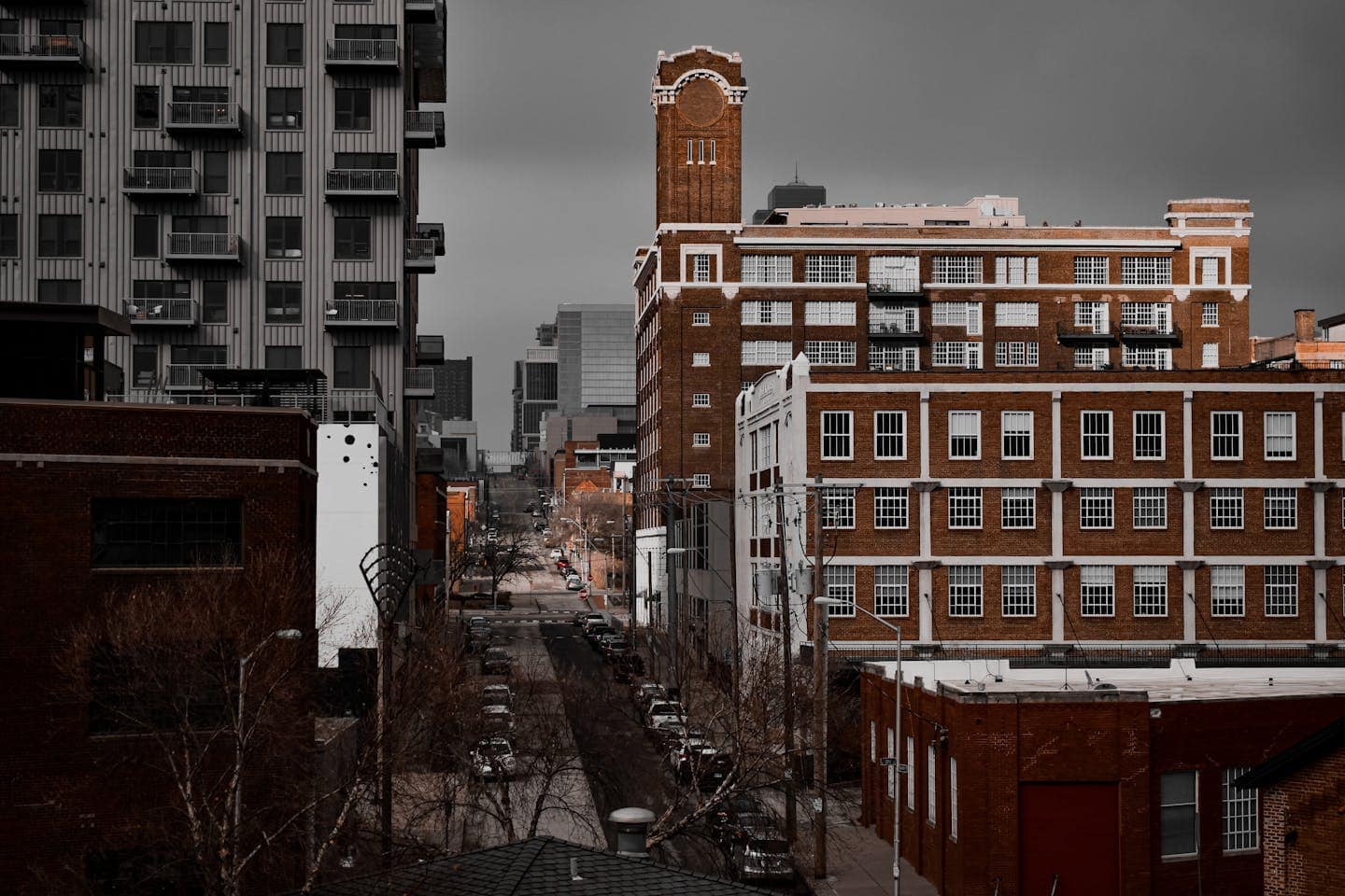 View of a Street and Apartment Buildings in Kansas City, Missouri, USA