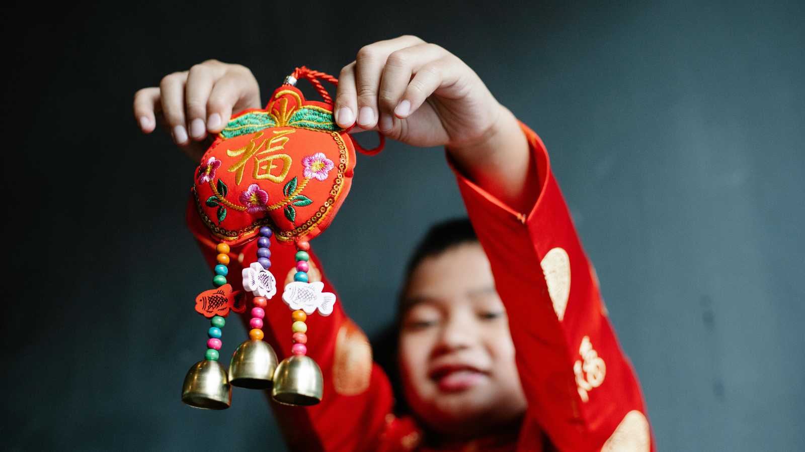 Travel Souvenirs We'd Love to See Go Extinct 