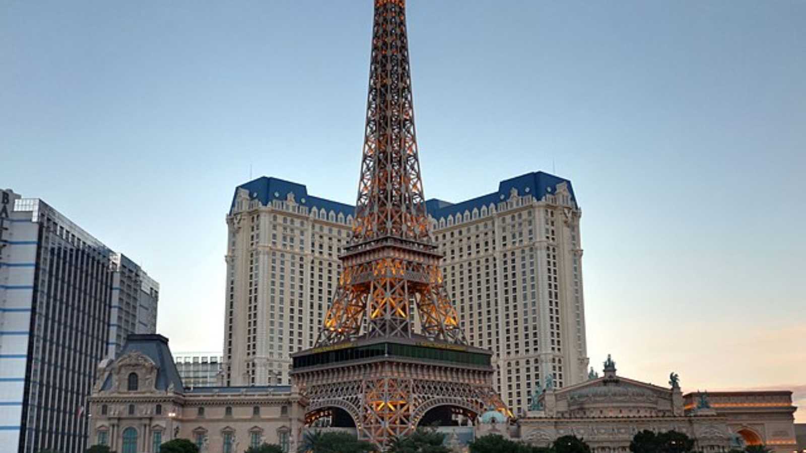 Famous Sites Tourists Say Are Just Average