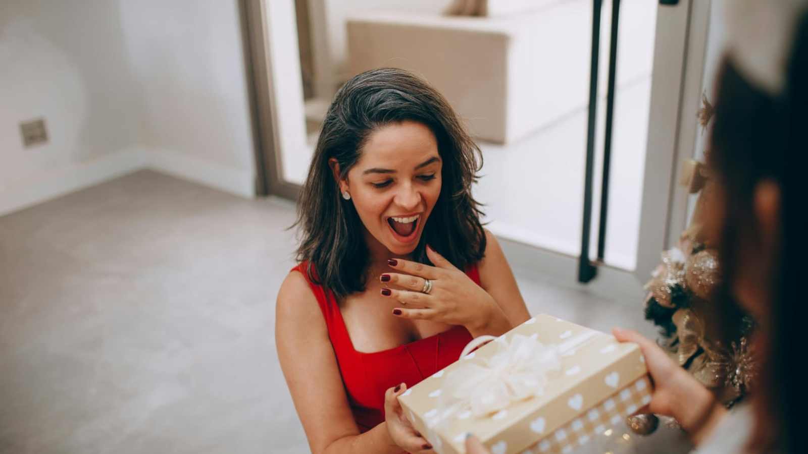 Small Gestures That Speak Loudly About Someone’s Character 