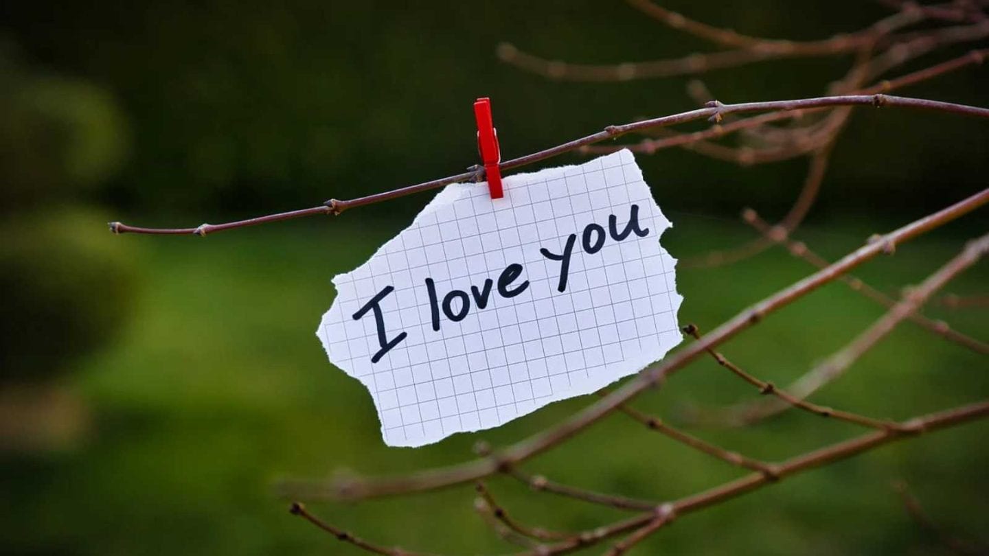 Heart-Melting Gestures Women Only Do for Their True Love!
