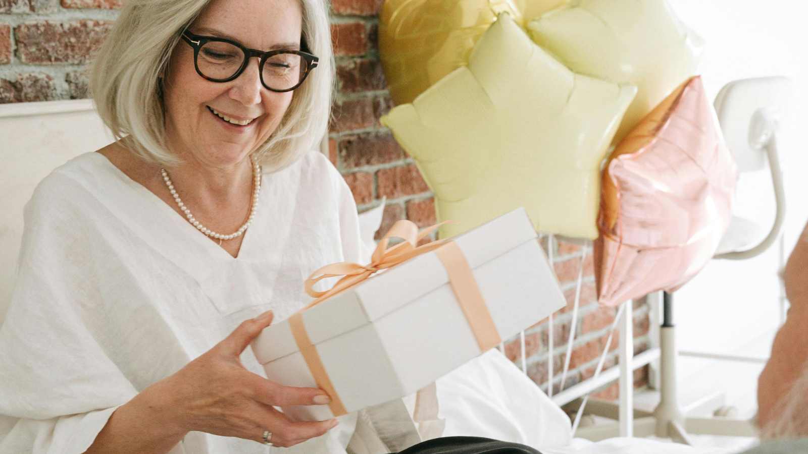 Small Gestures That Speak Loudly About Someone’s Character 