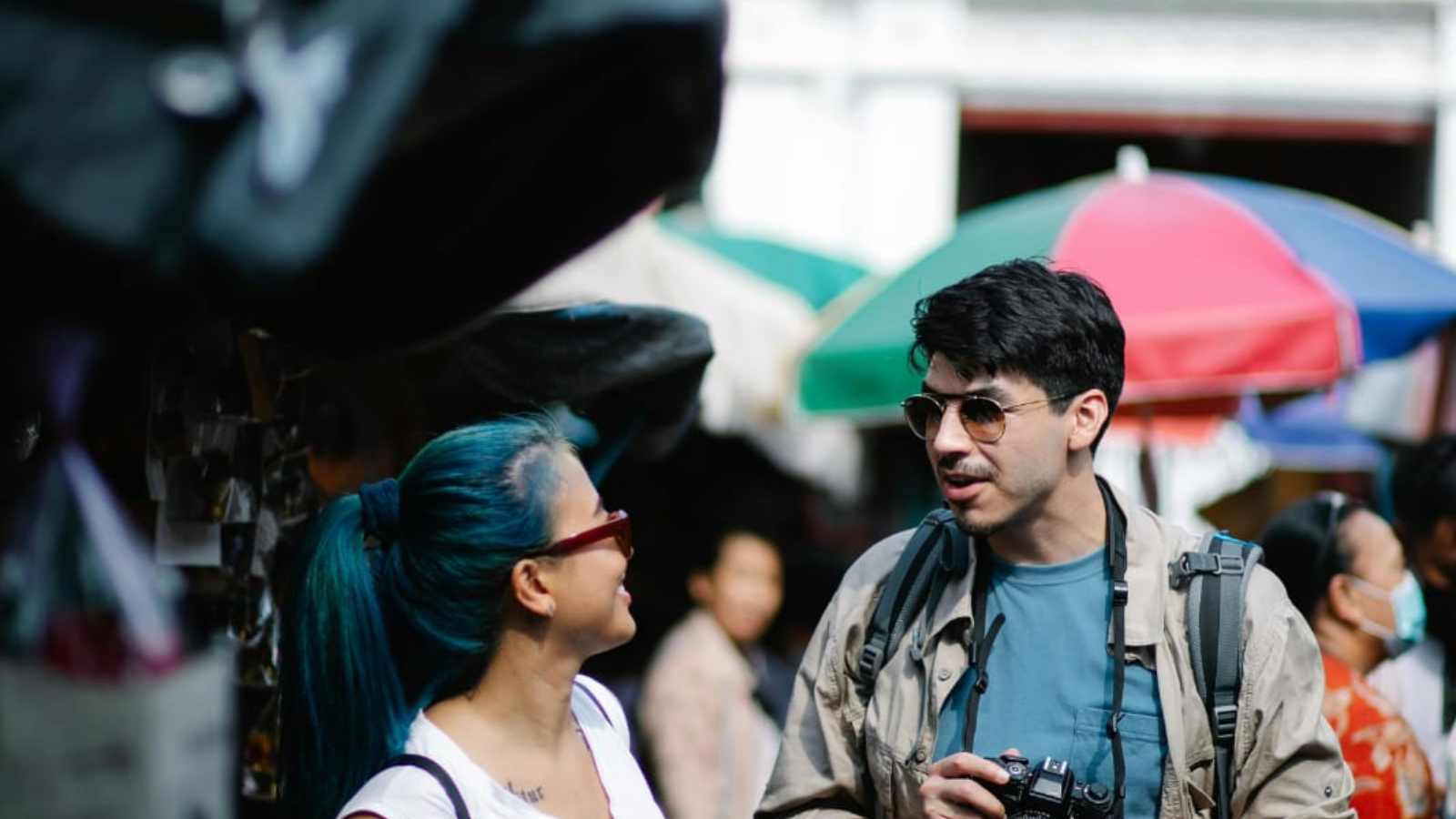 Small Gestures That Speak Loudly About Someone’s Character 