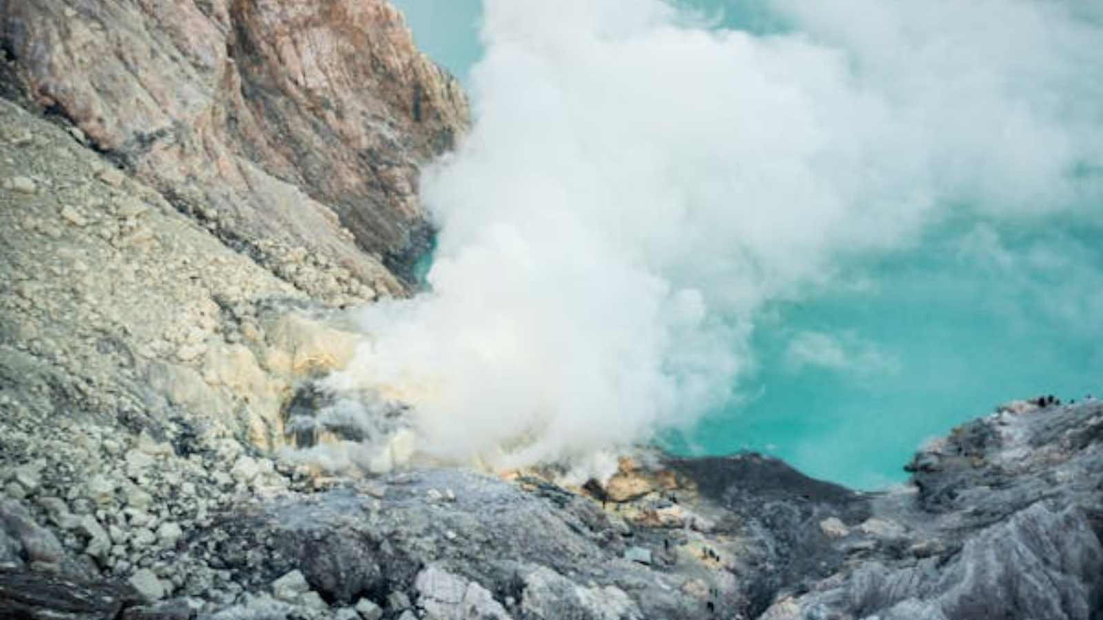 Wild and Dangerous Natural Attractions to Experience