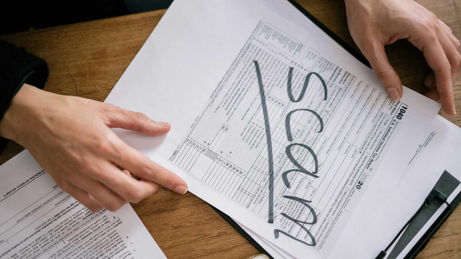 Warning Signs of Travel Scams You Must Know