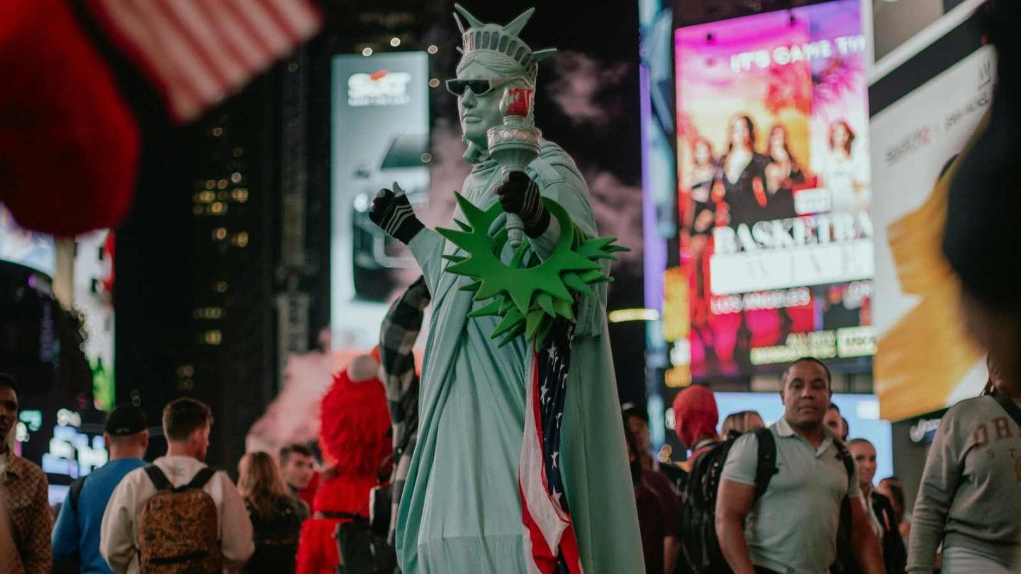 10 of NYC's Biggest Tourist Rip-Offs Revealed