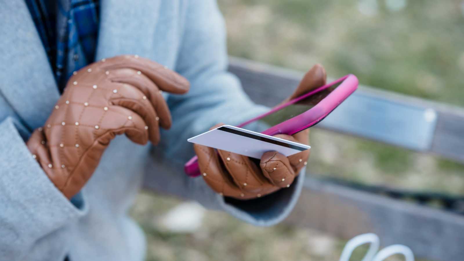 Warning Signs of Travel Scams You Must Know