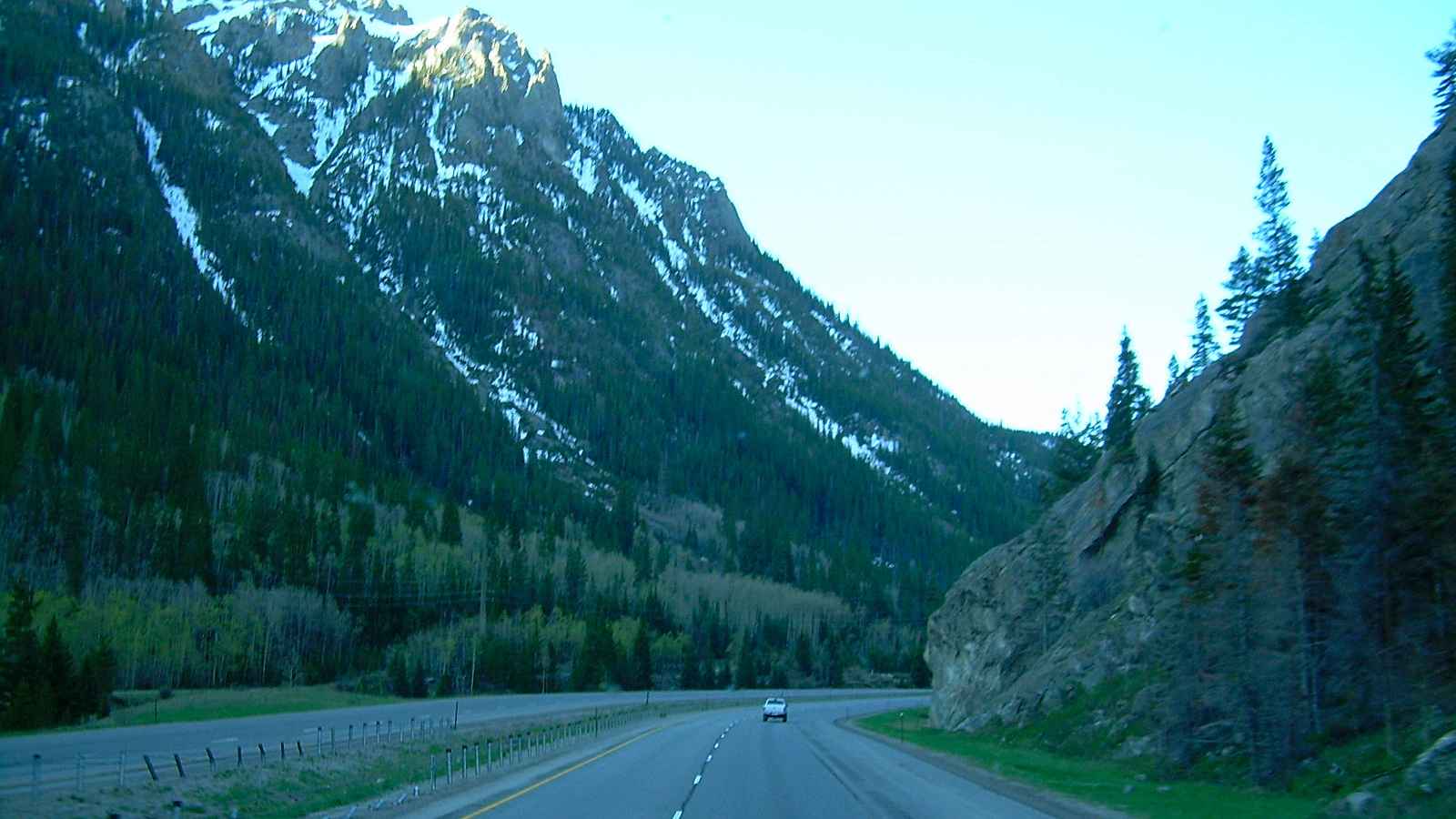 15 Deadly Roads in America You Should Never Drive On