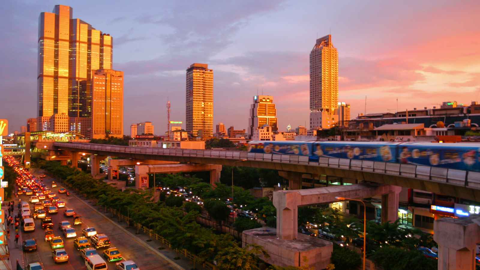 10 Places You Should Skip with Kids & 10 That Are a Perfect Fit for Family Travel  