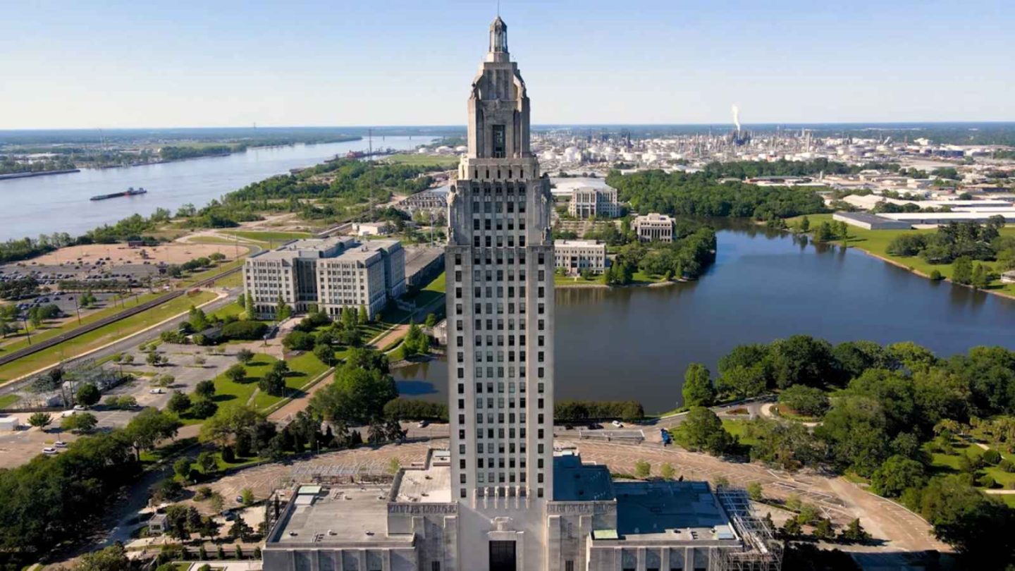 12 U.S. Cities Turning Into Ghost Towns with the Most Abandoned Buildings