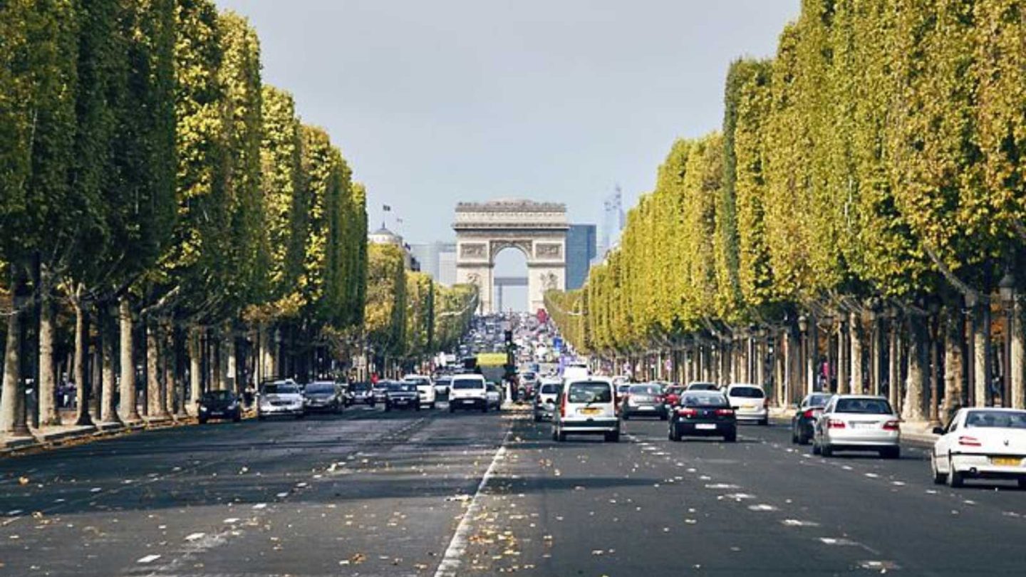 Common Tourist Mistakes I Witnessed Growing Up in Paris – Don't Make These When You Visit!  