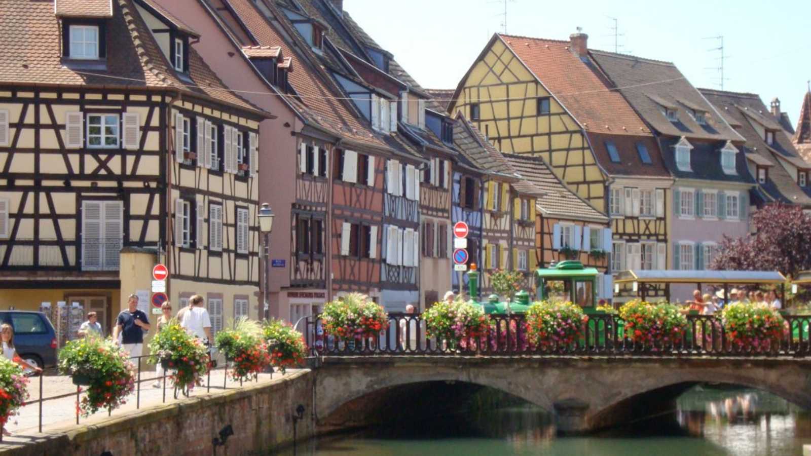 Stunning Small Towns Around the World You Simply Can’t Miss