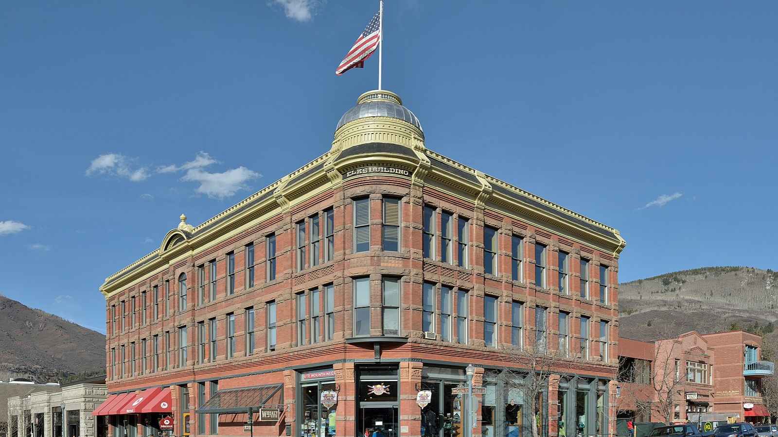 10 Places You Should Skip with Kids & 10 That Are a Perfect Fit for Family Travel  