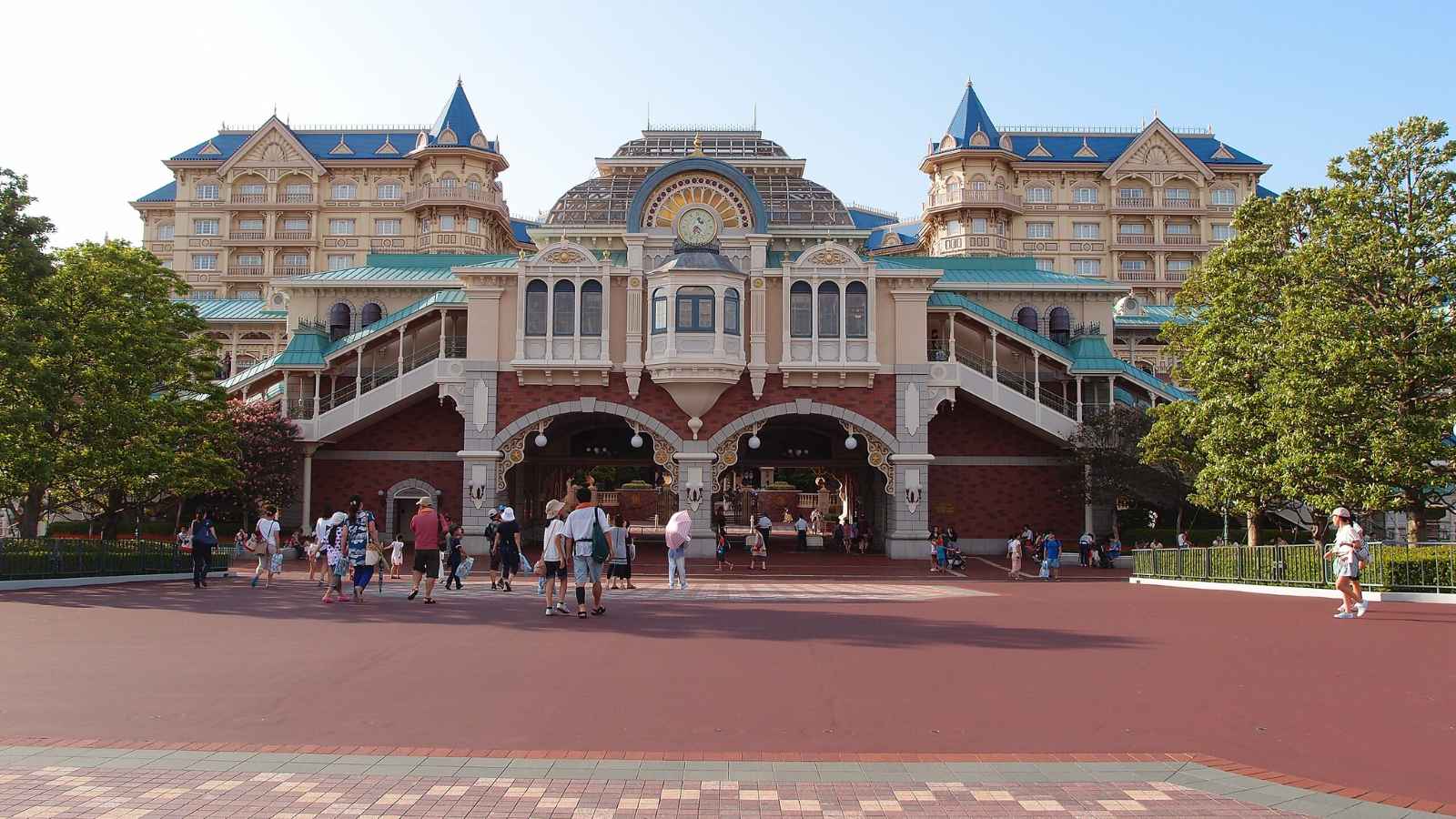 15 Tourist Traps You’ll Wish You Had Avoided