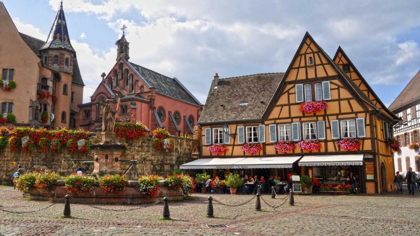 Stunning Small Towns Around the World You Simply Can’t Miss