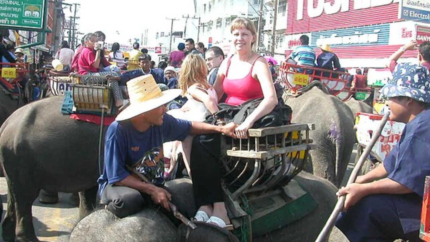 Tourist Behaviors That Make Most People Cringe