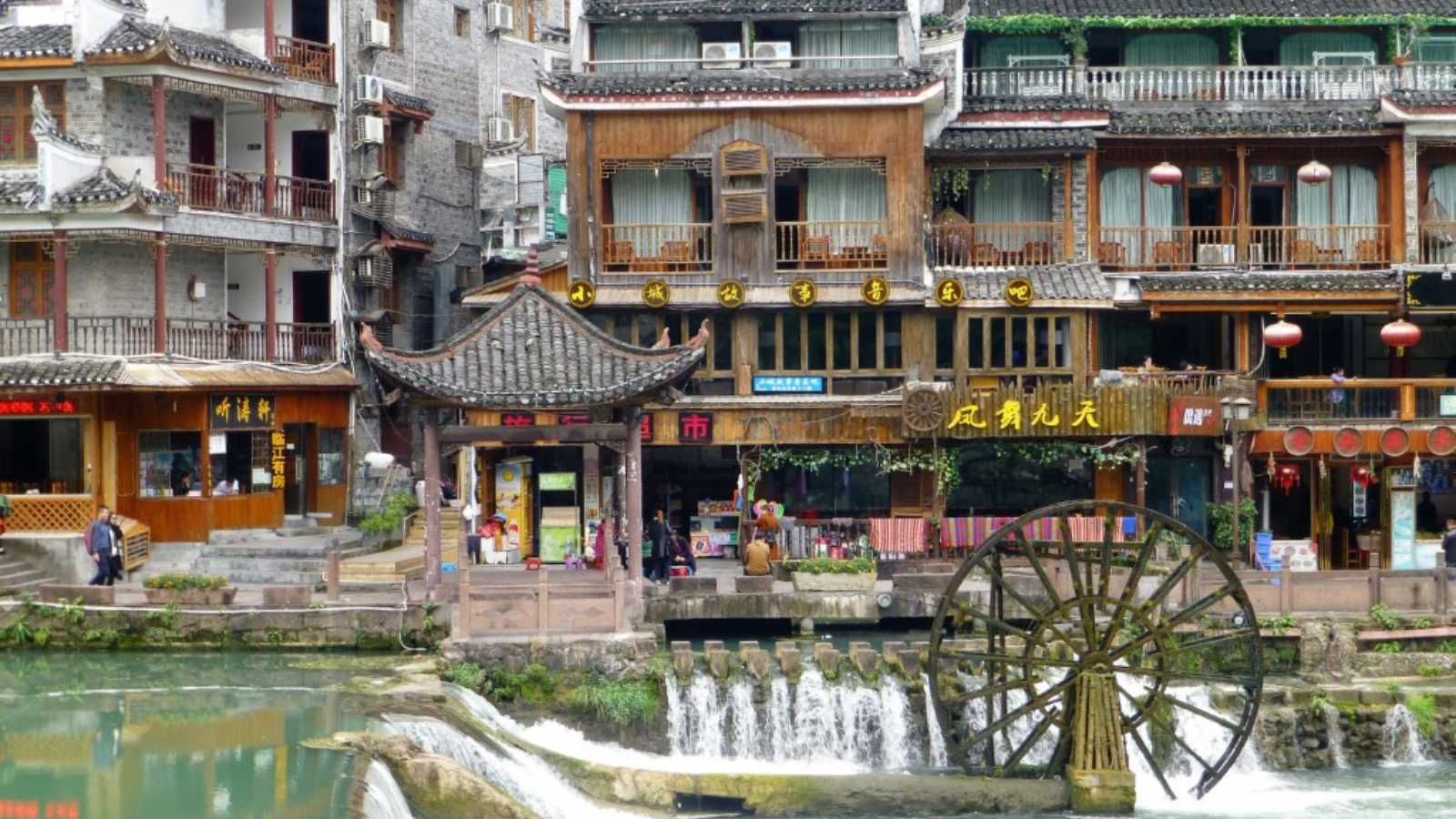 Stunning Small Towns Around the World You Simply Can’t Miss