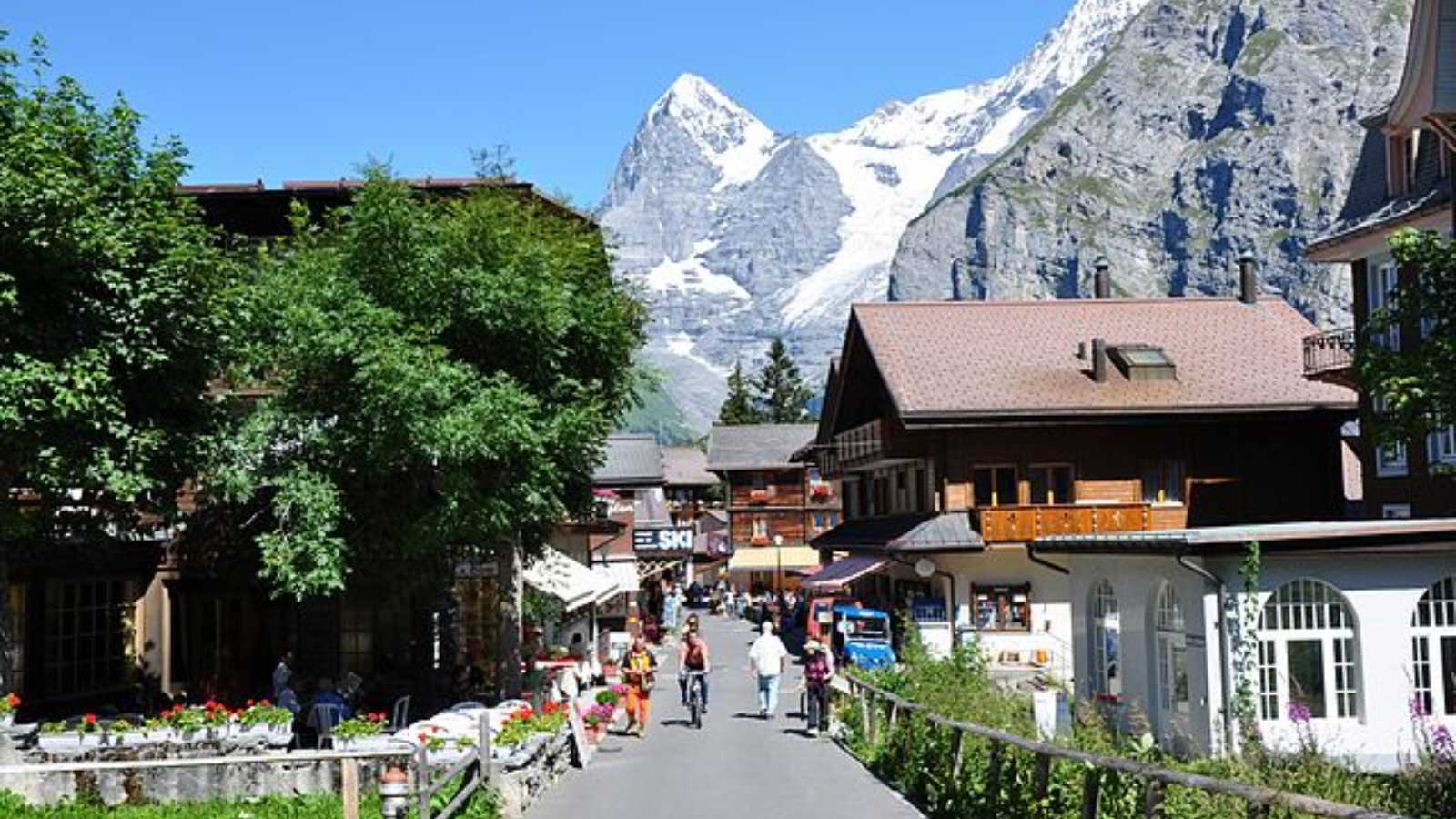 Picturesque European Towns Nestled in the Mountains