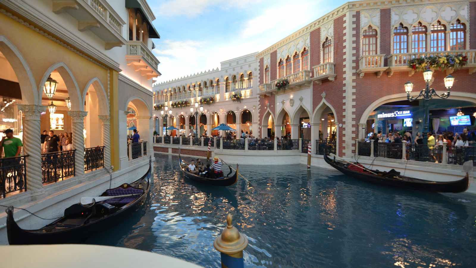 15 Tourist Traps You’ll Wish You Had Avoided