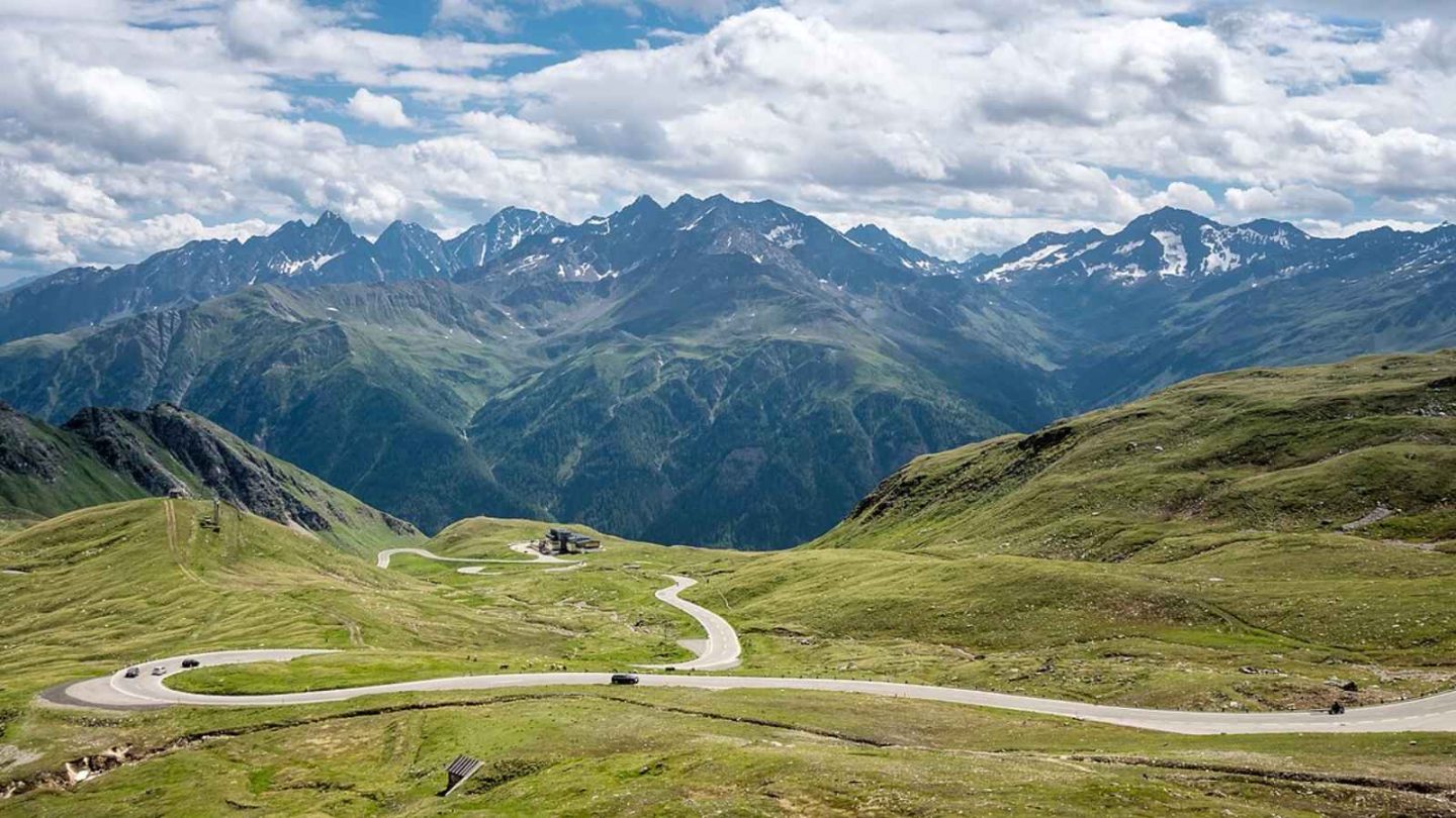 12 Countries You Must Visit for the Ultimate Road Trip