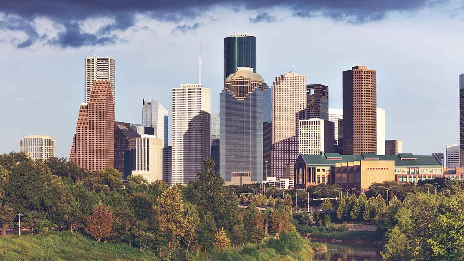 12 U.S. Cities Turning Into Ghost Towns with the Most Abandoned Buildings