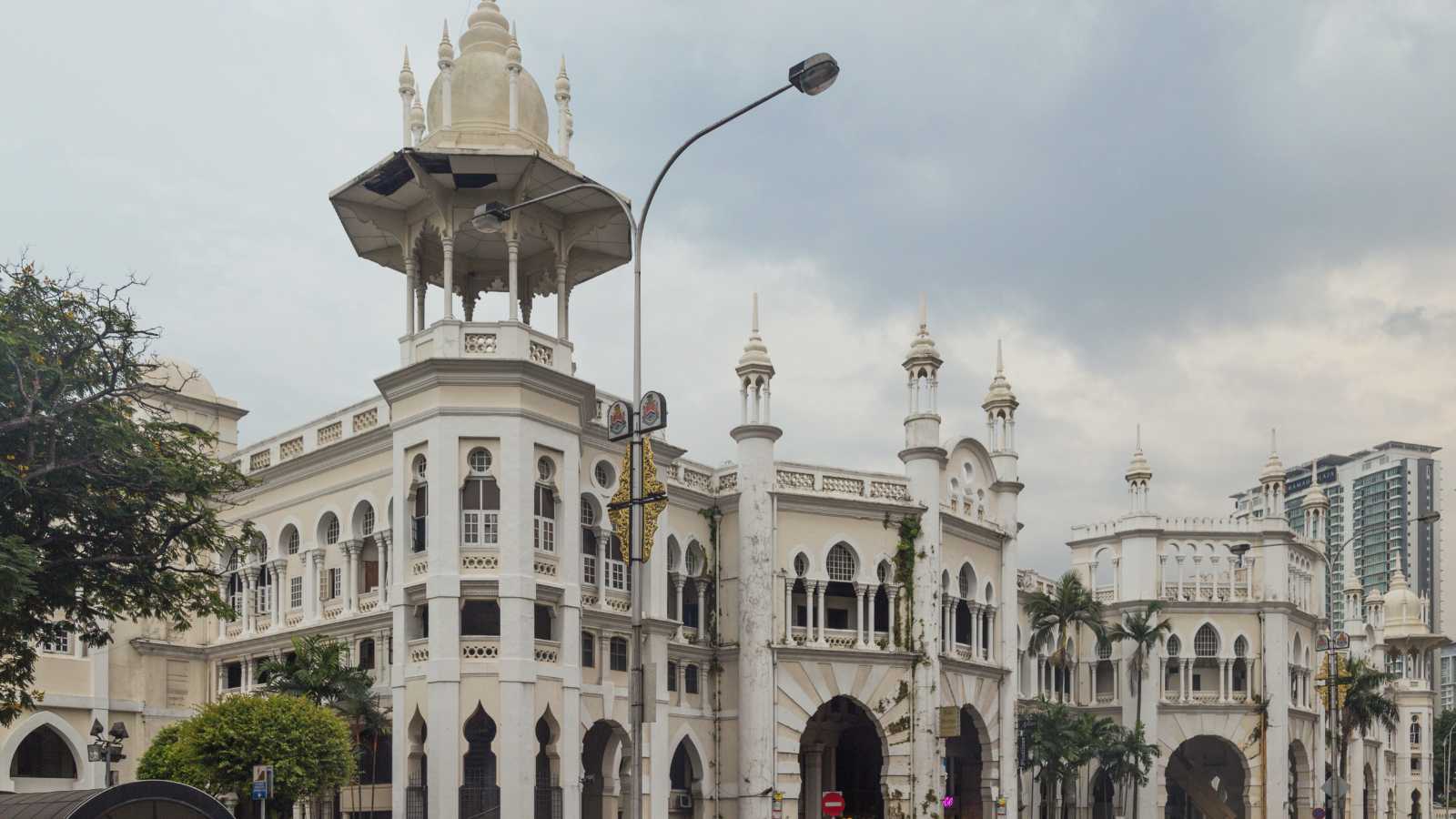 14 Best Cities Around the World for Working While on Vacation