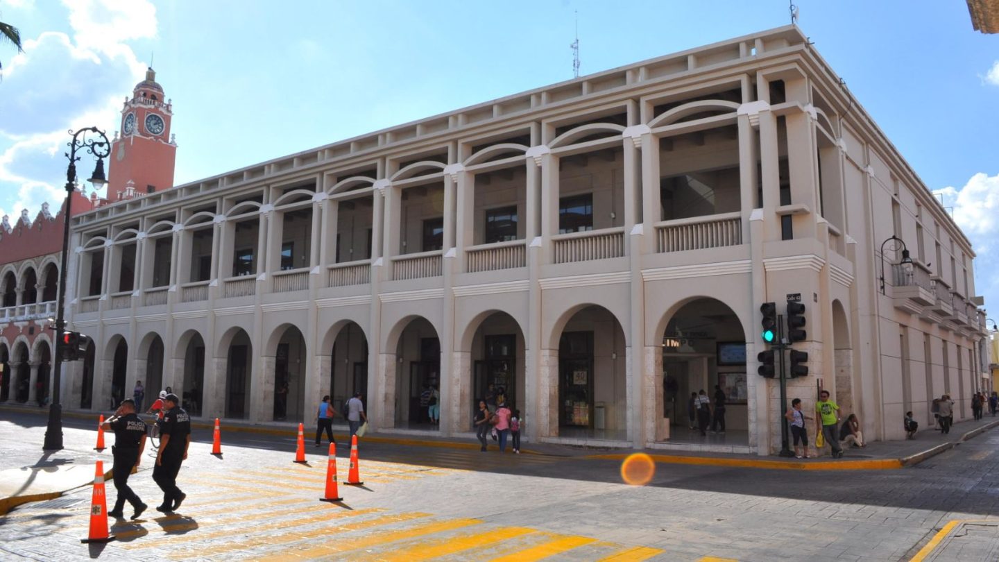 Unbelievable Places to Live Like Royalty on a Budget  