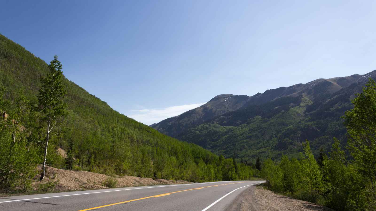 15 Deadly Roads in America You Should Never Drive On