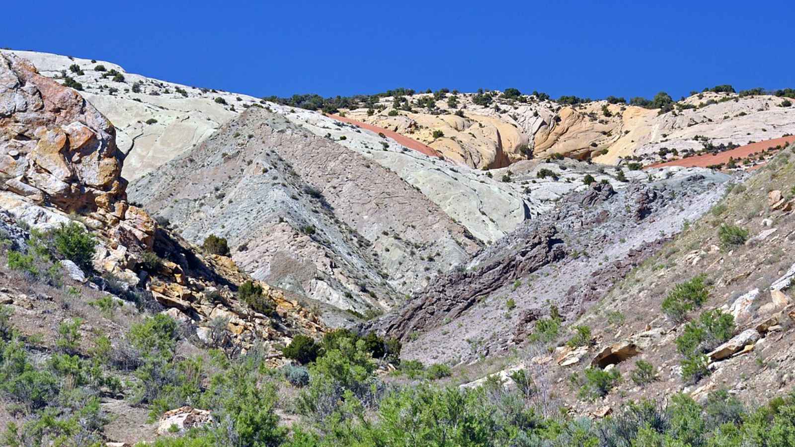 12 Incredible Destinations to Follow in the Footsteps of Dinosaurs
