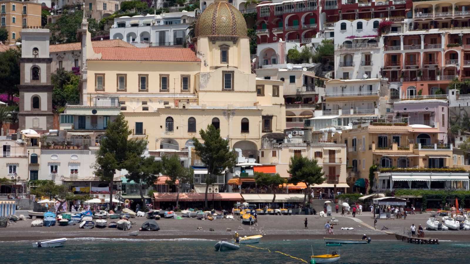 Stunning Clifftop Towns Every Traveler Should Visit