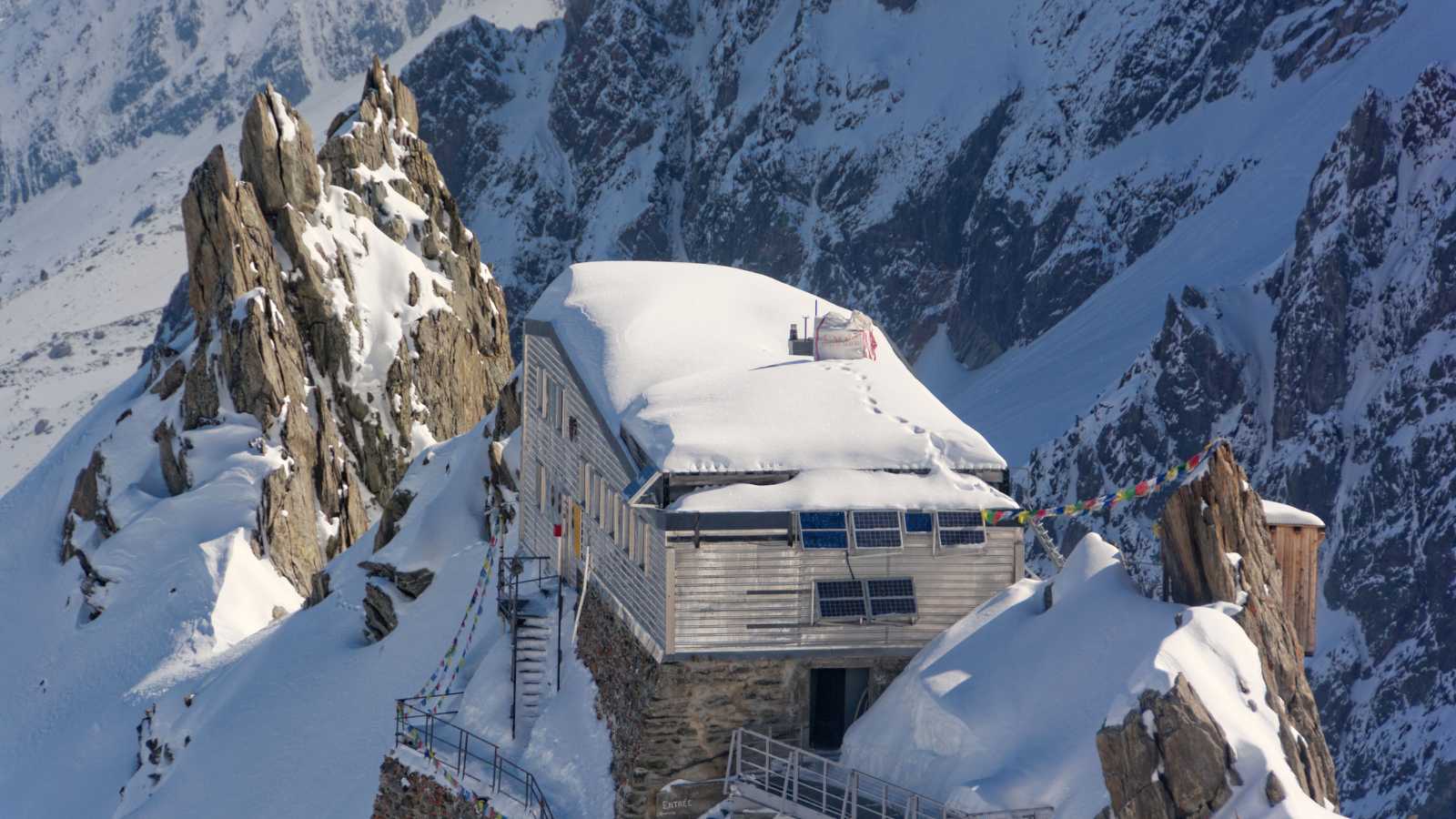 Stunning Remote Homes Perfectly Nestled in the Heart of Nowhere