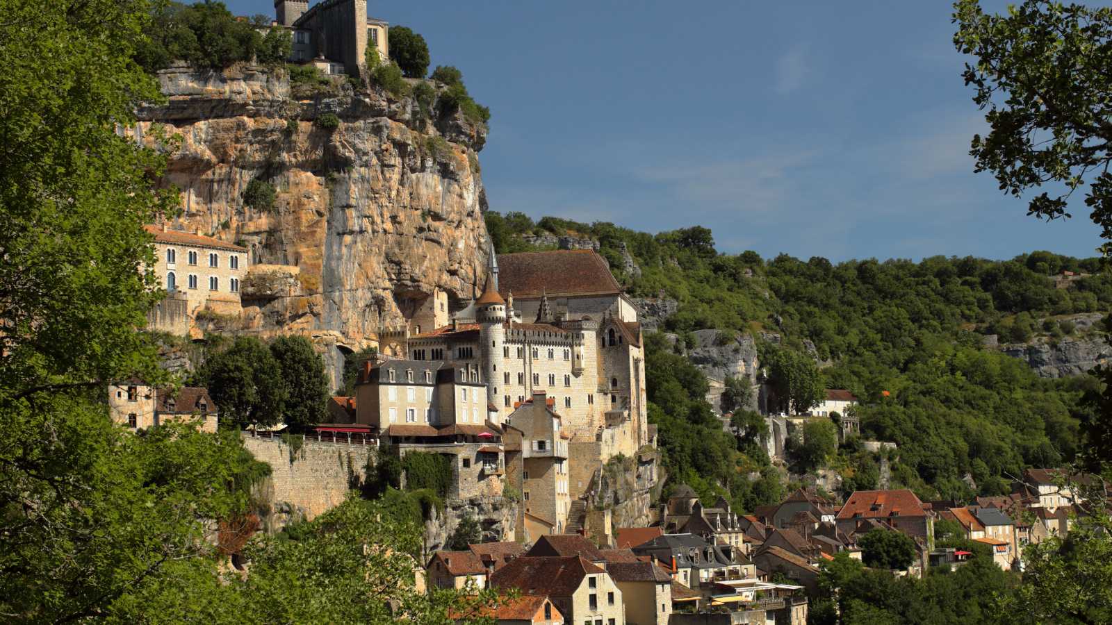 Stunning Clifftop Towns Every Traveler Should Visit