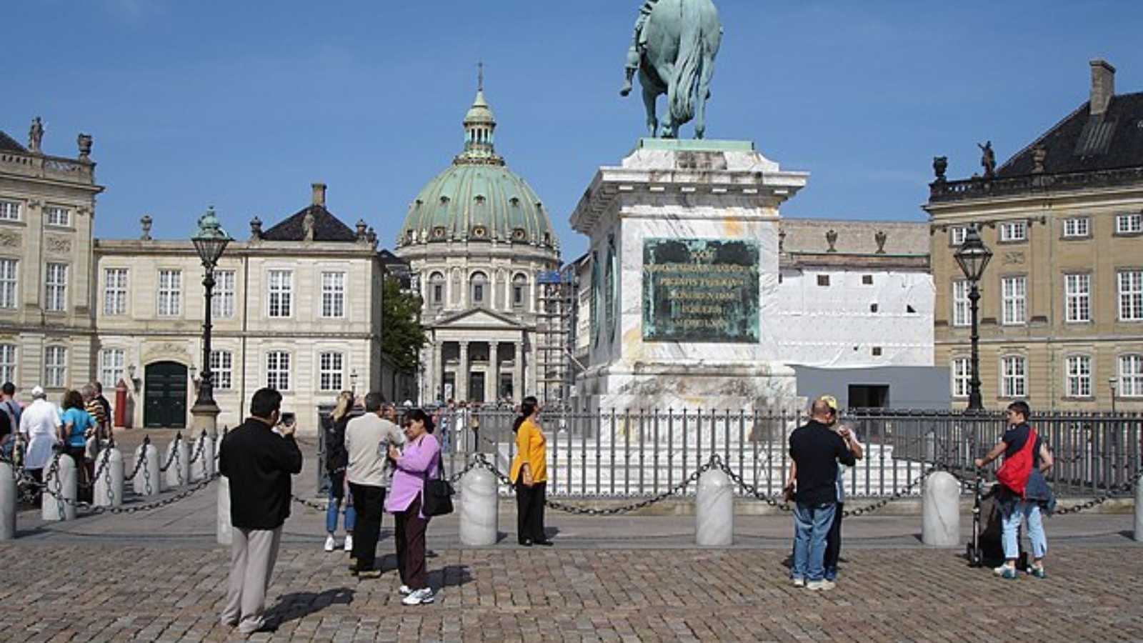 Best European Cities for Singles Looking for Love, Adventure, and Epic Nights!
