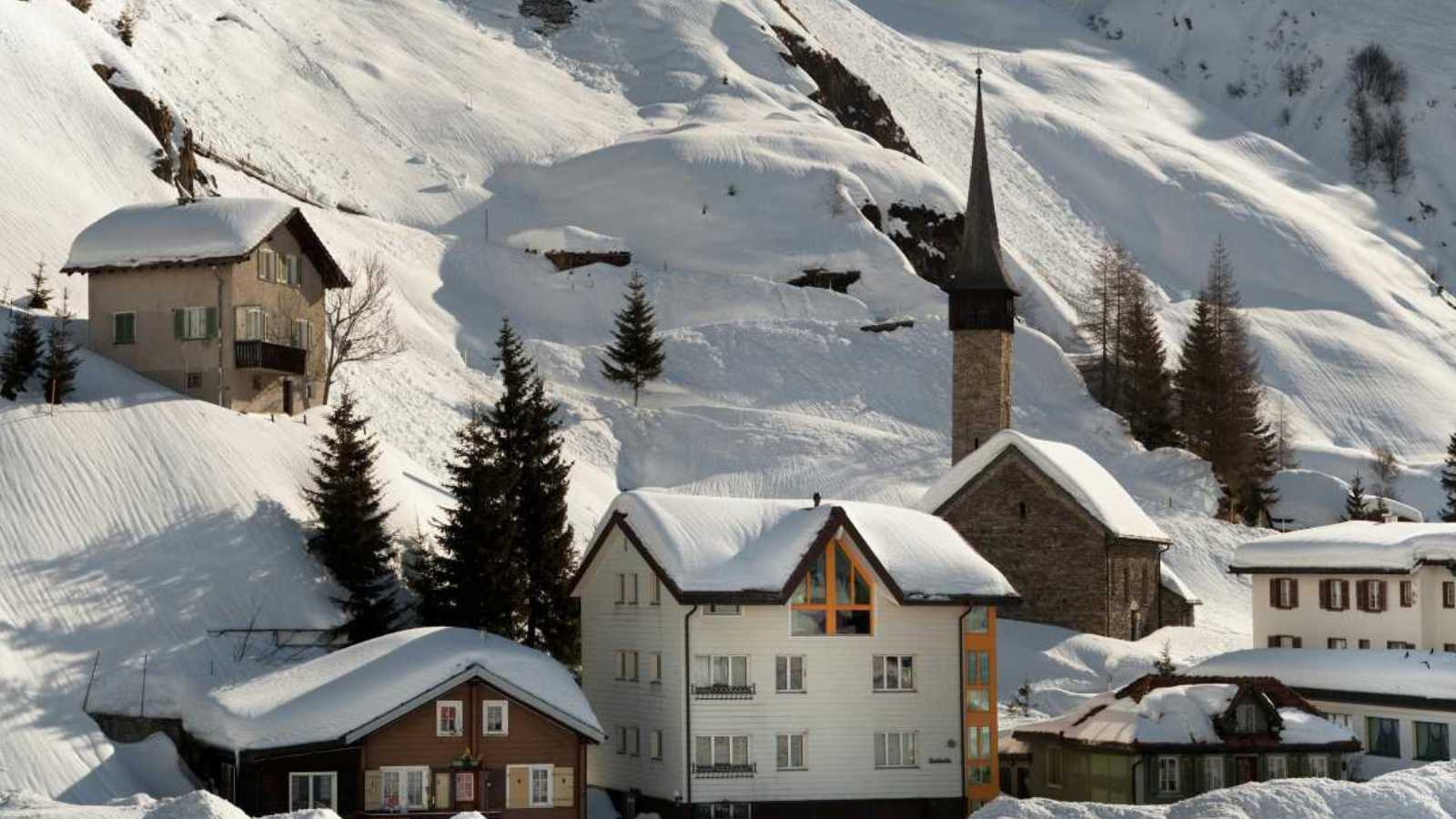 Stunning Remote Homes Perfectly Nestled in the Heart of Nowhere