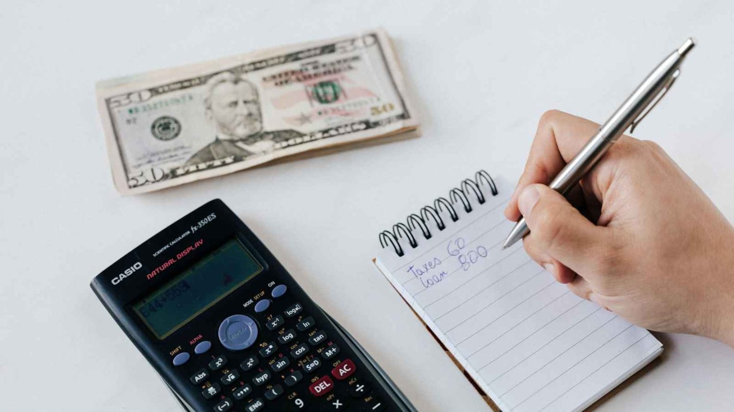 15 Ways You're Wasting Cash on Vacations