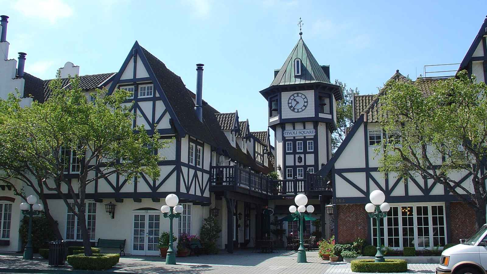 12 Enchanting American Villages Straight Out of a Fairytale