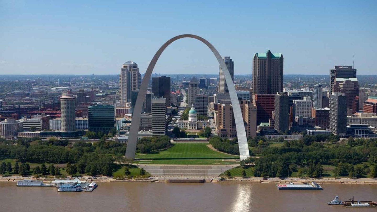 12 U.S. Cities Turning Into Ghost Towns with the Most Abandoned Buildings