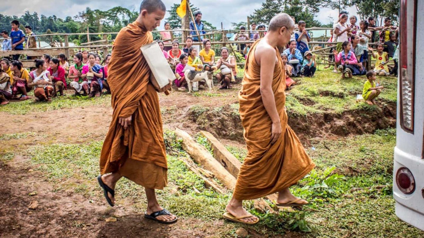 Tourist Behaviors That Make Most People Cringe