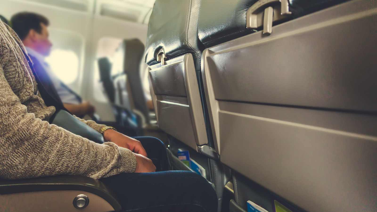 12 Airplane Habits You Should Stop Doing Immediately
