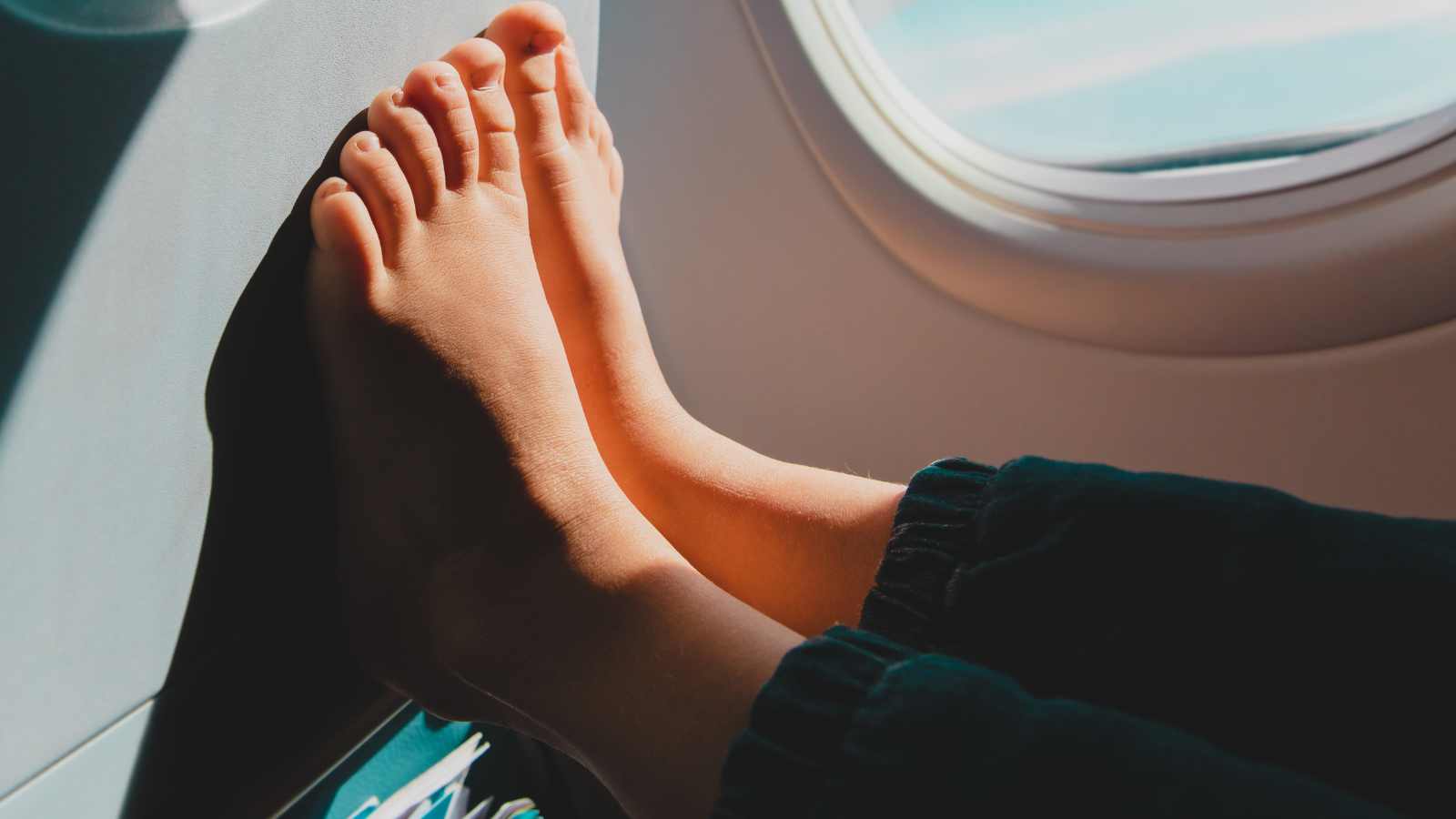 12 Airplane Habits You Should Stop Doing Immediately